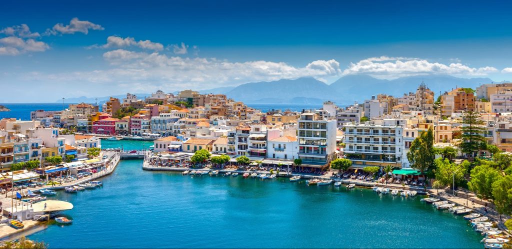 クレタ島の美しい街並みは散策にオススメです