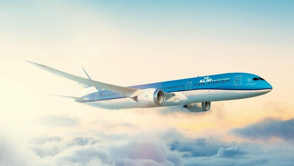 KLMオランダ航空 ビジネスクラスで最高のサービスと優雅な空の旅をお届け