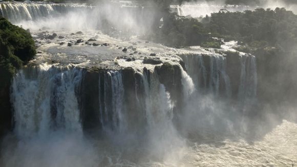 イグアスの滝とペルー世界遺産 南米絶景 11日間