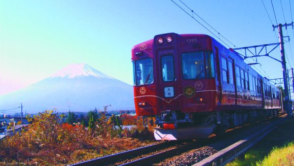 ふたつの観光列車でめぐる冬の甲州・信州 3日間