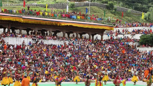 秋の2大祭りを一度に見学する ブータン王国 8日間