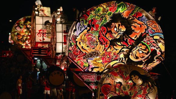 弘前ねぷたまつりとプレミアム観覧席VIPシートで青森ねぶた祭 3日間