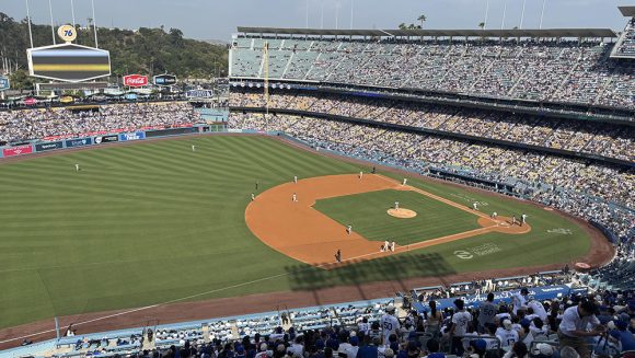岡野です。スタジアムの熱狂を体感！MLB™観戦ツアーから帰国しました！