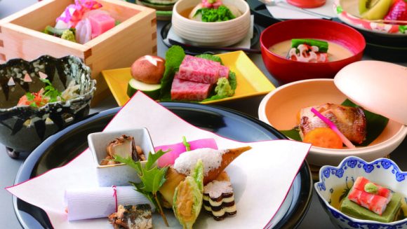 春を告げる奈良の伝統行事 若草山焼き 2日間