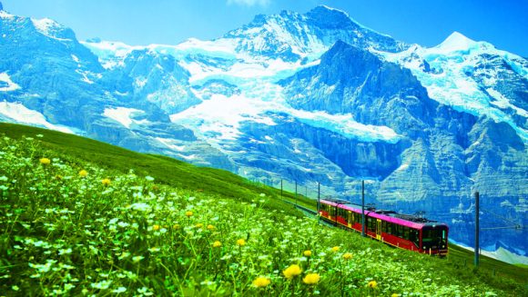 ３大列車とヘリコプター乗車で絶景を楽しむ アルプス３大名峰を訪ねるスイス ９日間