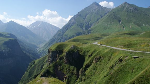 コーカサス ３カ国文明の交差路を巡る １１日間