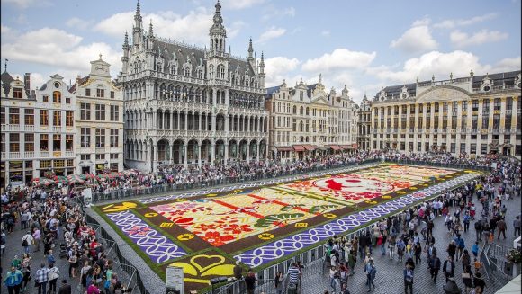 【海外旅行へのお誘い】お花好きの皆さま、季節限定の花の催しへ出かけませんか