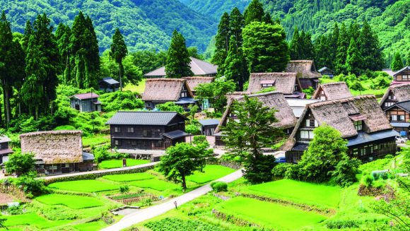知られざる絹産業の世界遺産 五箇山から富岡へ ３日間
