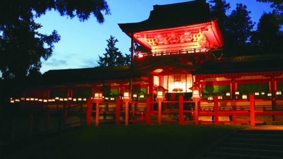 闇夜に浮かぶ幽玄 春日大社中元万燈籠と大文字送り火 ３日間