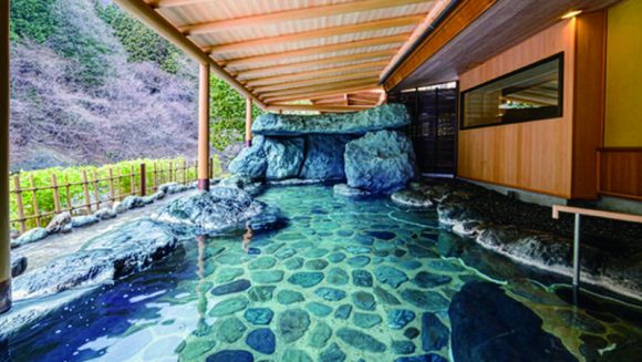 「全館源泉掛け流しの宿 西山温泉慶雲館」に宿泊する ２日間