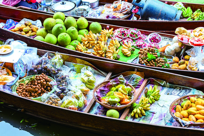 水上マーケットに並ぶ食材(5日目)