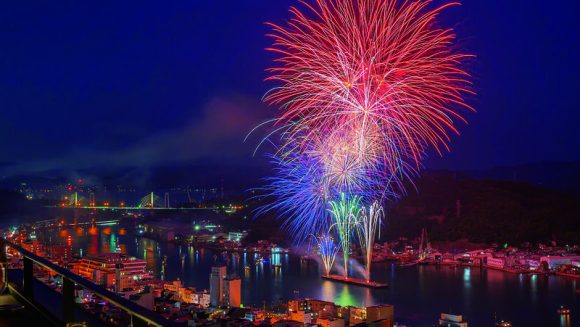 尾道水道の夜空を彩る おのみち住吉花火まつり ３日間