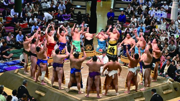 大相撲九月場所プレミアムシート観戦と江戸の美食 ２日間