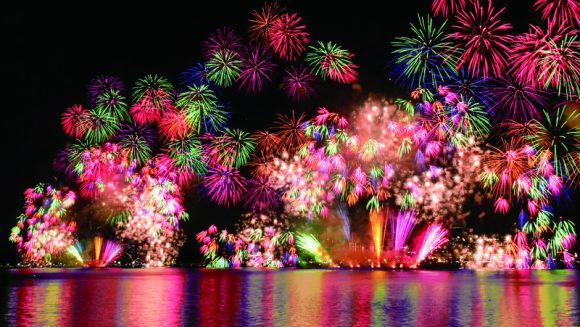 ＶＩＰソファ席から観る松江水郷祭湖上花火大会 ３日間