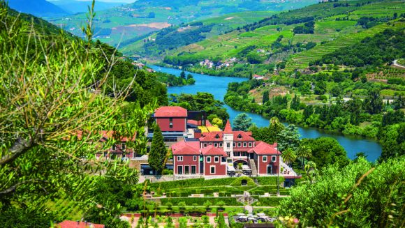 葡萄畑の中の「シックスセンシズ ドウロバレー」に３連泊リスボンと豊穣のドウロ渓谷 ７日間