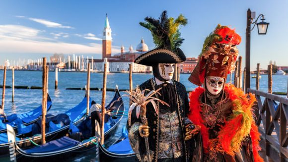 ベネチアのカーニバルとイタリア珠玉の町巡り８日間