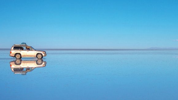 ウユニ塩湖とオルーロのカーニバル １０日間