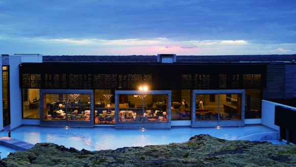 火山と氷河の島 絶景アイスランド紀行 ８日間
