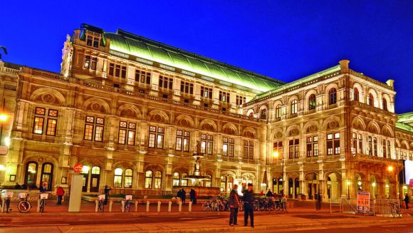 ベルリンフィル＆ウィーン国立歌劇場と美術館めぐりの旅 ９日間