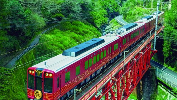 「GRAN 天空」でゆく高野山と錦秋の伊勢神宮 ３日間