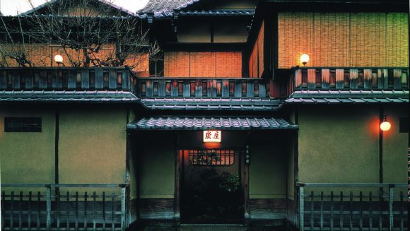 「炭屋旅館」と「帝国ホテル 京都」で過ごす 3日間