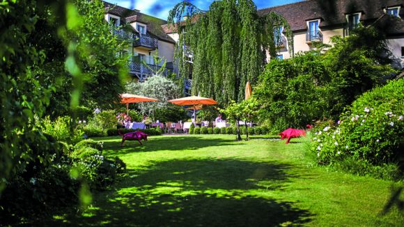 地元の人々と出会い体験する、新たな食の旅への誘い フランス 美食の渓谷とシャンパーニュ地方 8日間